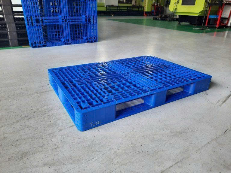 Pallet chữ thập WMV121B2 RC